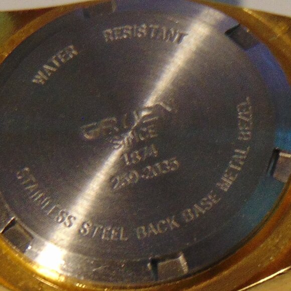 LADIES GRUEN GOLD TONE NUGGET WATCH - Picture 8 of 9